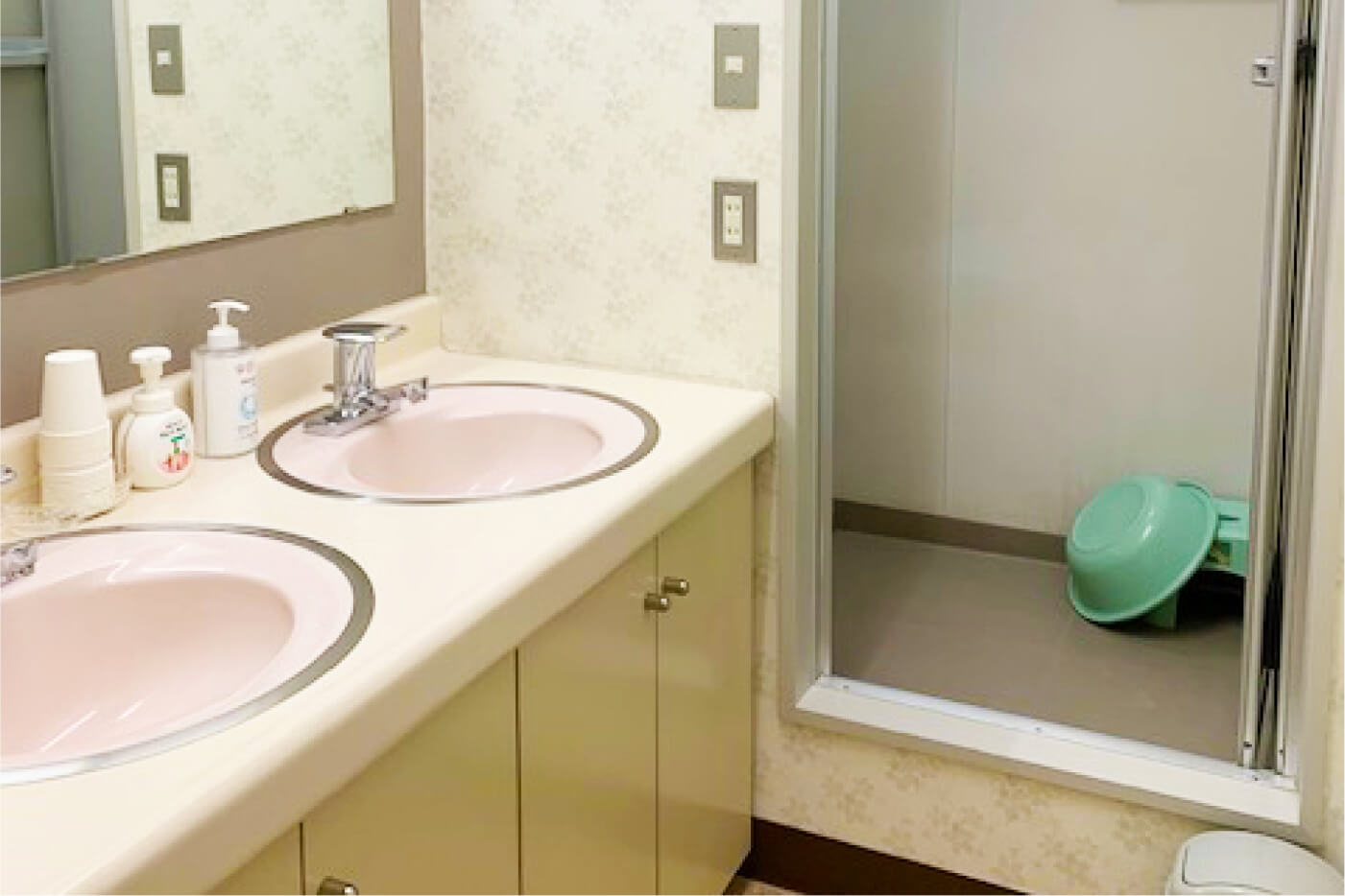 シャワールーム