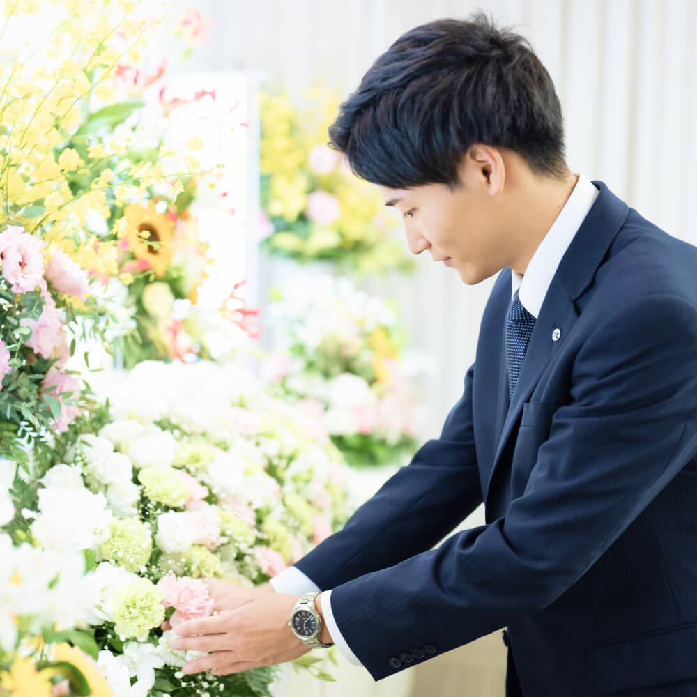 社員が相談乗ってる写真